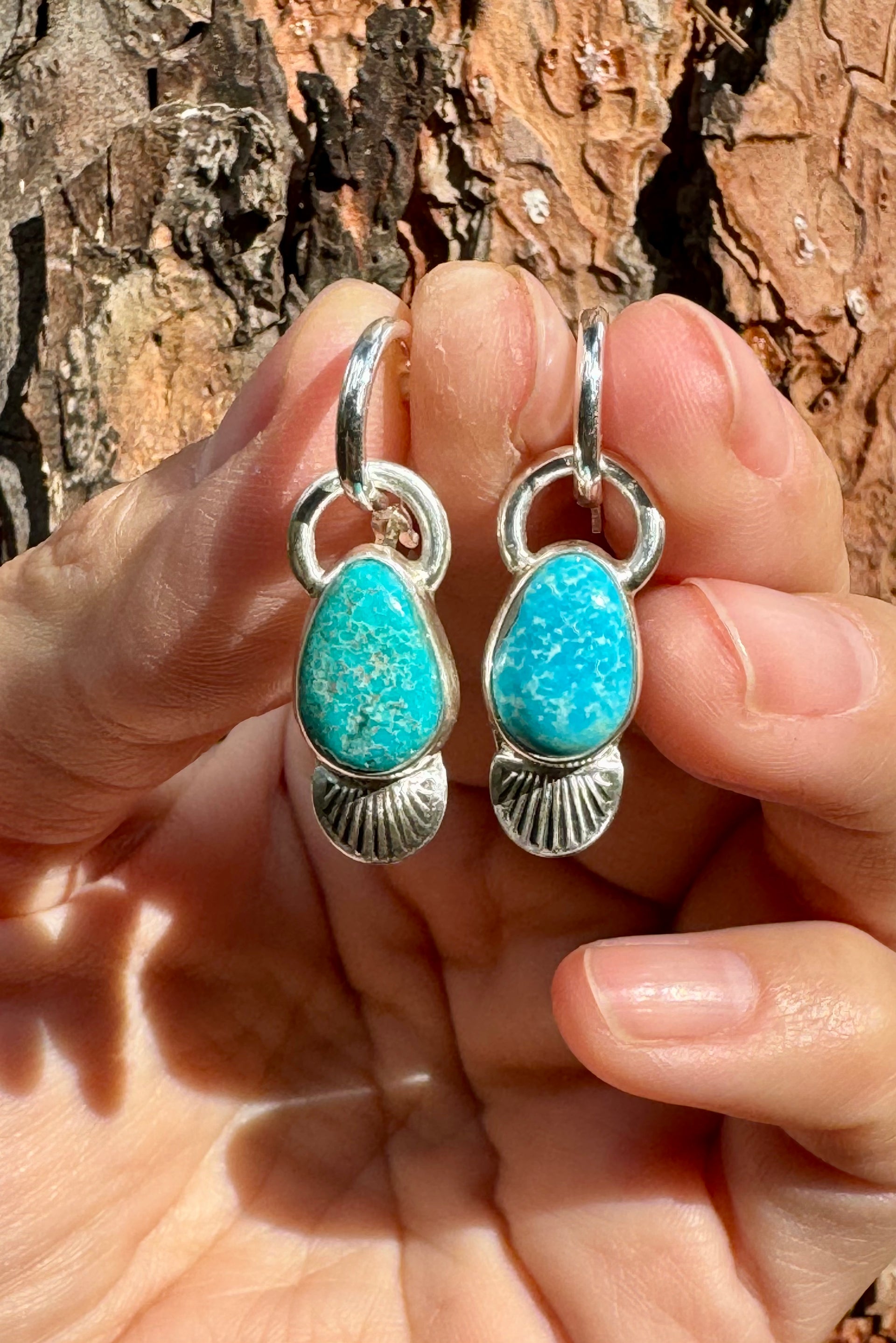 Kingman blue basin turquoise earrings. Genuine blue turquoise. 8 x store 26 mm dangle earrings. Beautiful turquoise.